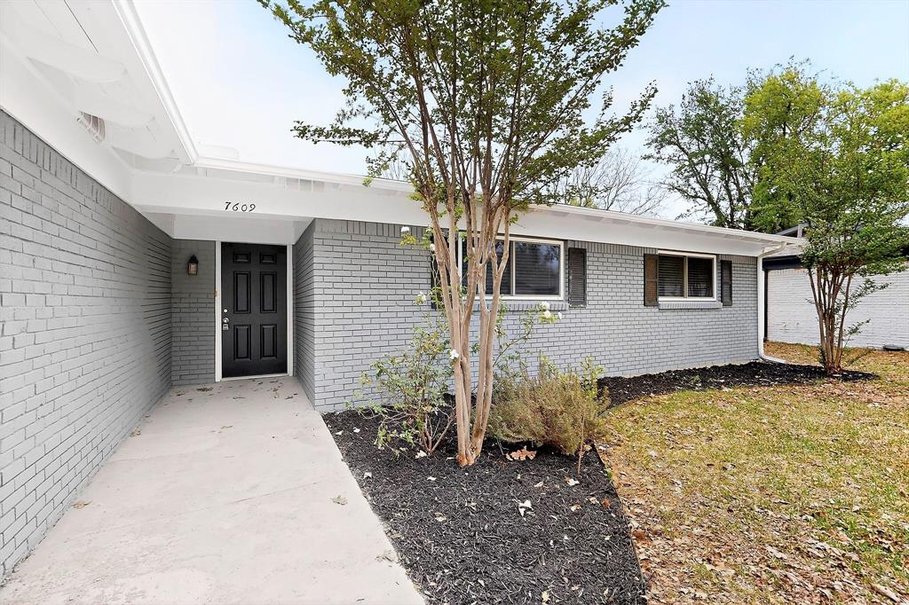 7609 Deaver Drive, North Richland Hills TX 76180 - Photo 4