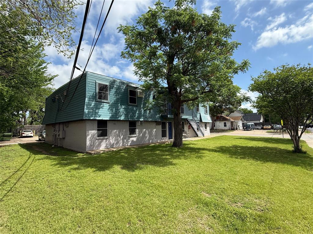 111 E Rogers Street, Arlington TX 76011 - Photo 2