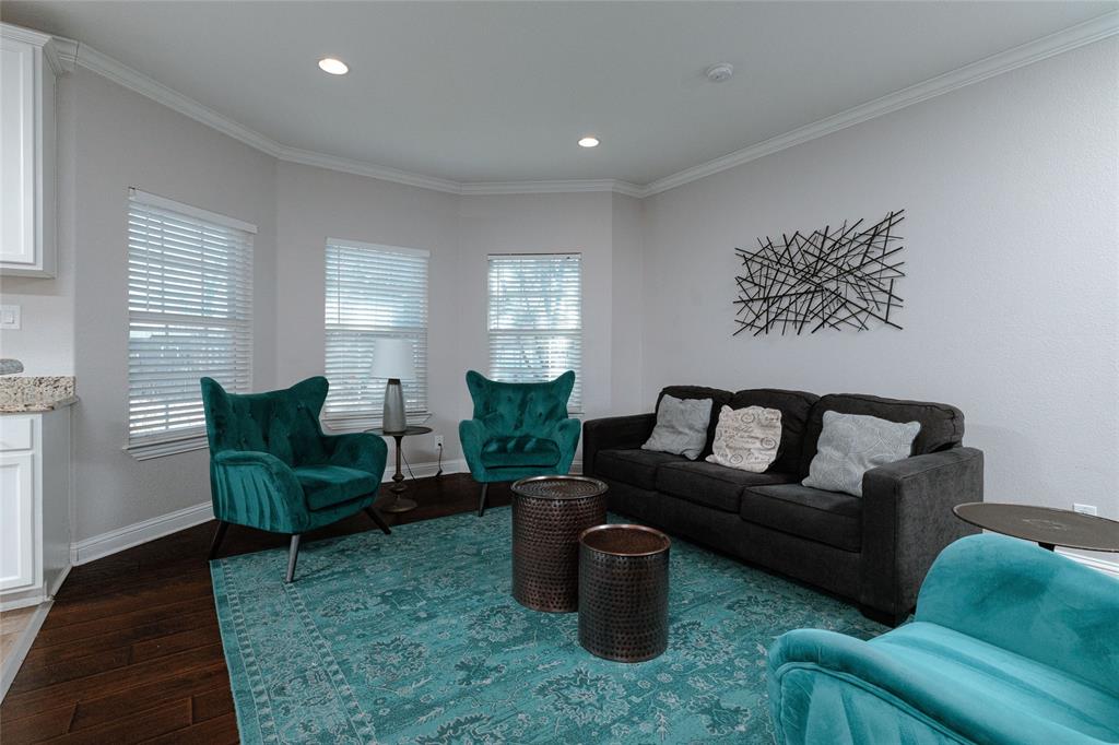 3014 Falls Drive, Dallas TX 75211 - Photo 4