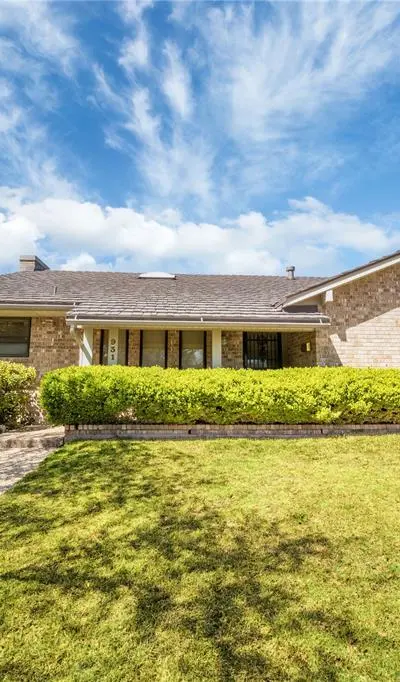 931 Rock Canyon Drive, Duncanville TX 75137