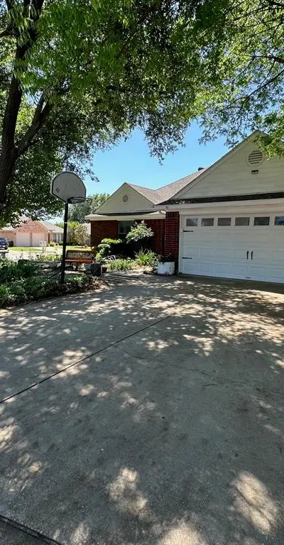 1216 Princeton Place, Euless TX 76040