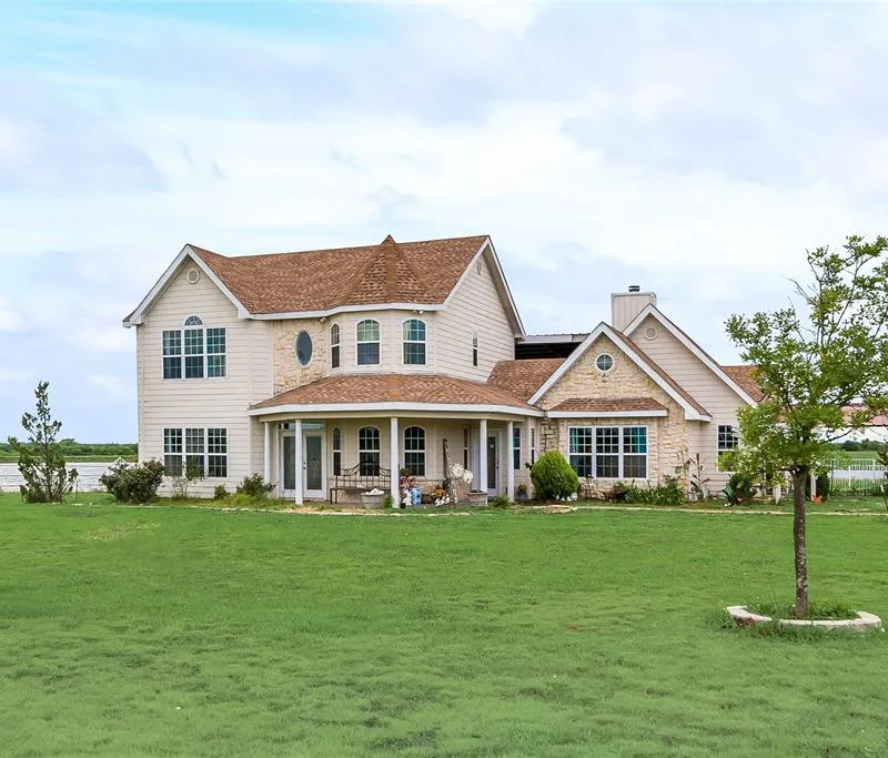 5646 N US Highway 69, Celeste TX 75423