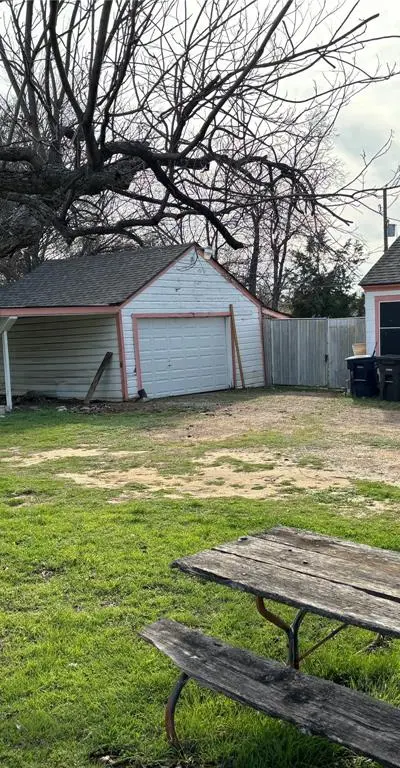4216 Hampshire Boulevard, Fort Worth TX 76103 - Photo 3