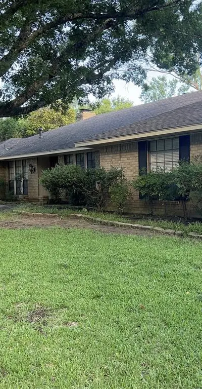 141 Palmer Circle, Lancaster TX 75146 - Photo 2