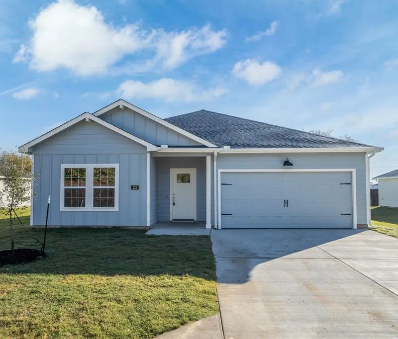223 Faith Lane, Tioga TX 76271