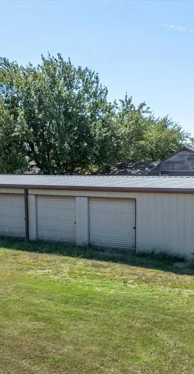 7513 Hwy 34, Wolfe City TX 75496 - Photo 2