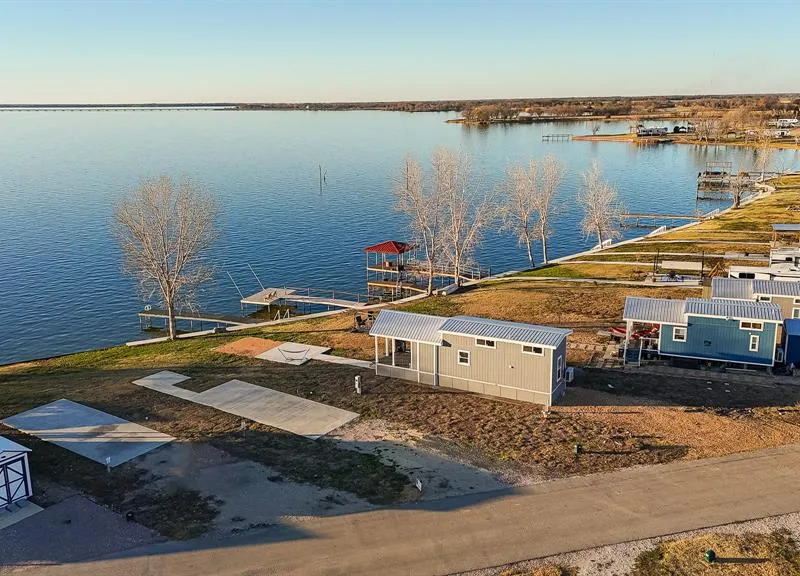 6422 Peninsula Road, Kerens TX 75144