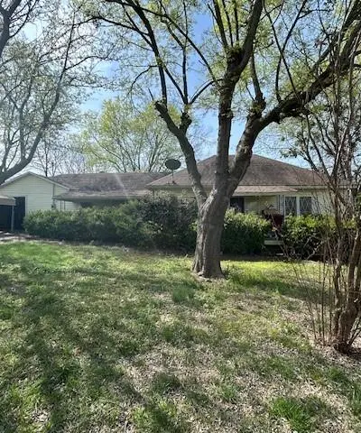507 W Locust Street, Whitewright TX 75491