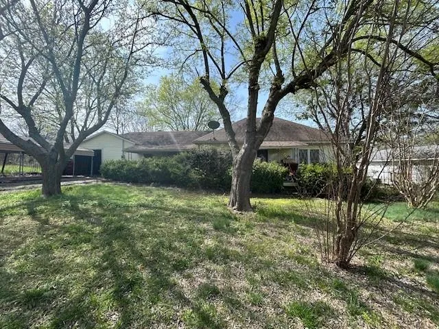 507 W Locust Street, Whitewright TX 75491