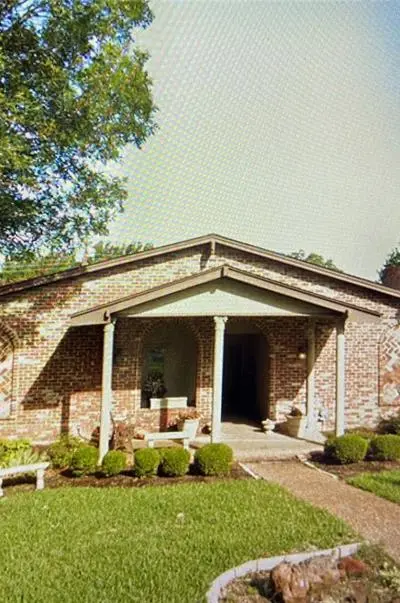 909 Overhill Drive, Bedford TX 76022