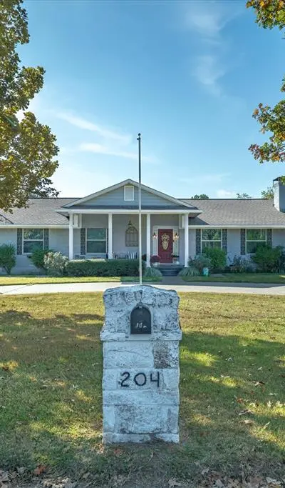 204 Southridge Street, Edgewood TX 75117