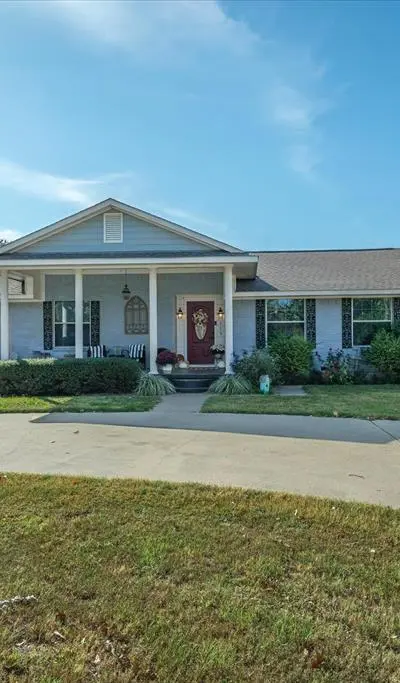 204 Southridge Street, Edgewood TX 75117 - Photo 2