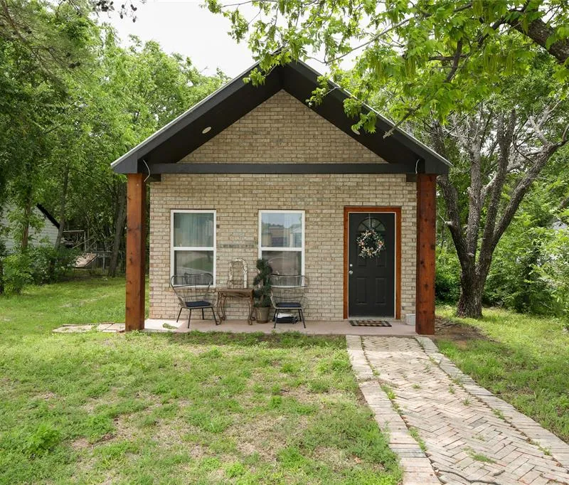 1013 Clay Street, Nocona TX 76255