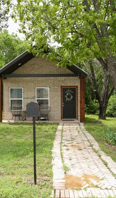 1013 Clay Street, Nocona TX 76255 - Photo 2