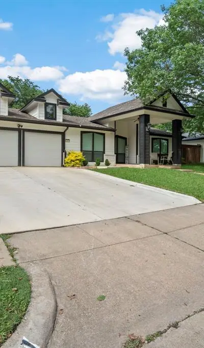 1411 Harvest Hill Lane, Arlington TX 76014 - Photo 2