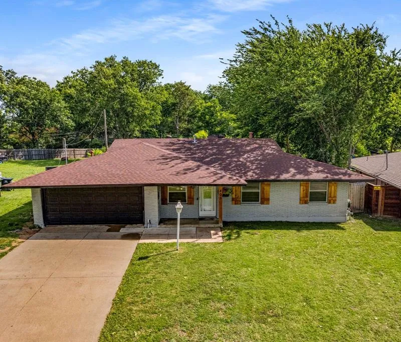 405 Harriett Street, Arlington TX 76010