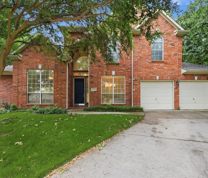 2214 Woods Edge Court, Corinth TX 76210
