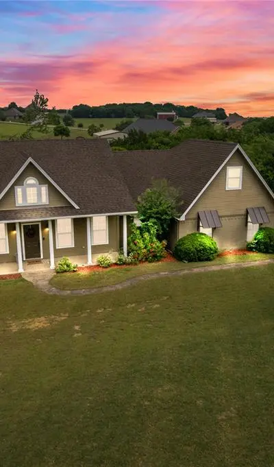 415 Stone Mountain Court, Cresson TX 76035