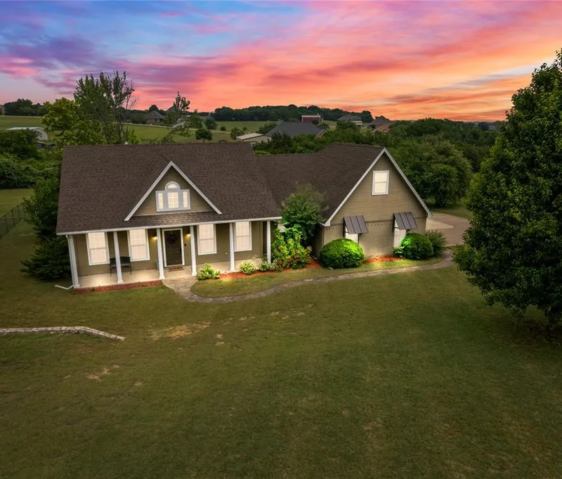 415 Stone Mountain Court, Cresson TX 76035