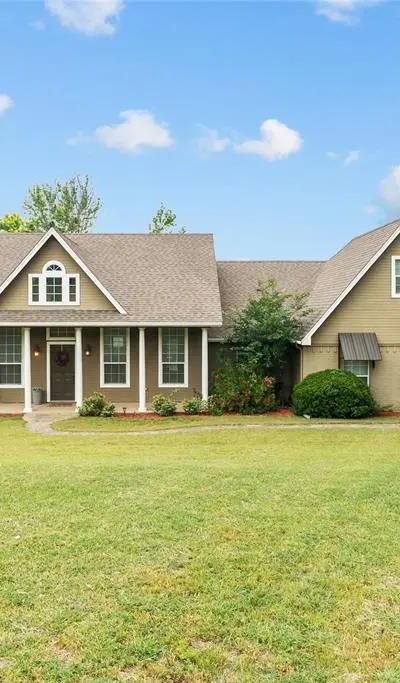 415 Stone Mountain Court, Cresson TX 76035 - Photo 2