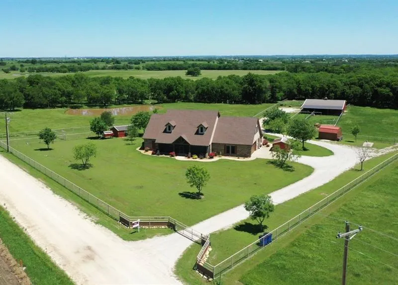 510 County Road 247, Valley View TX 76272