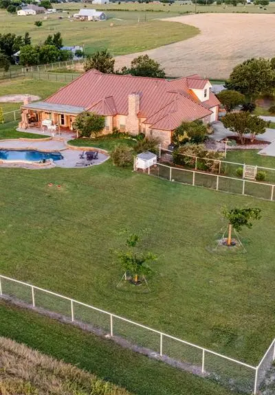 590 County Road 385, Valley View TX 76272