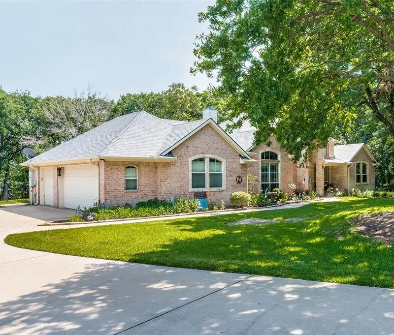 4401 Oak Shores Circle, Cross Roads TX 76227