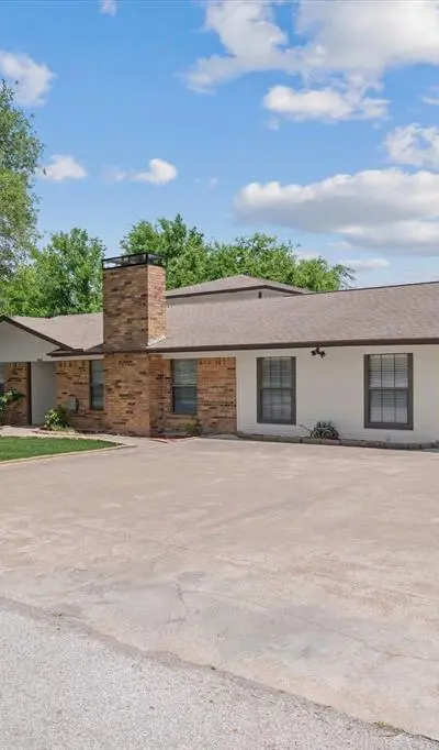 302 Erwin Street, Edgewood TX 75117