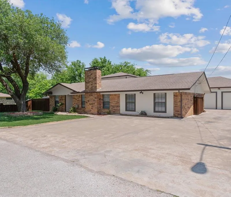 302 Erwin Street, Edgewood TX 75117