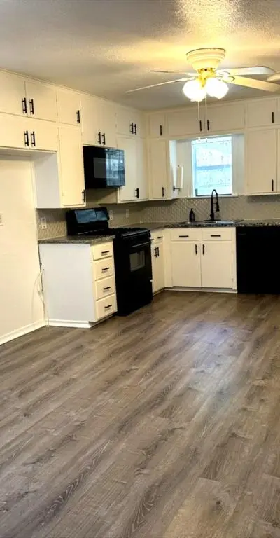 413 S Oak Street, Paradise TX 76073 - Photo 3