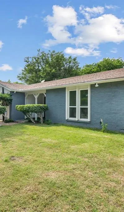 1413 Rockbrook Street, Lancaster TX 75134