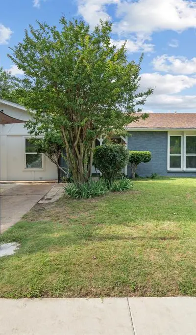 1413 Rockbrook Street, Lancaster TX 75134 - Photo 2