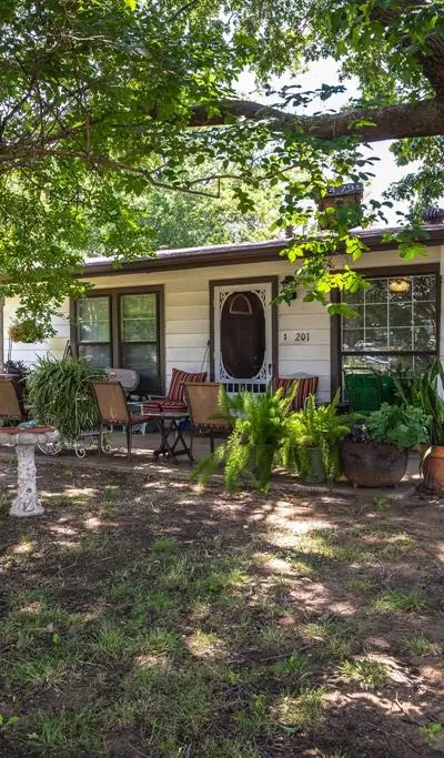 201 S Lake Dallas Drive, Lake Dallas TX 75065