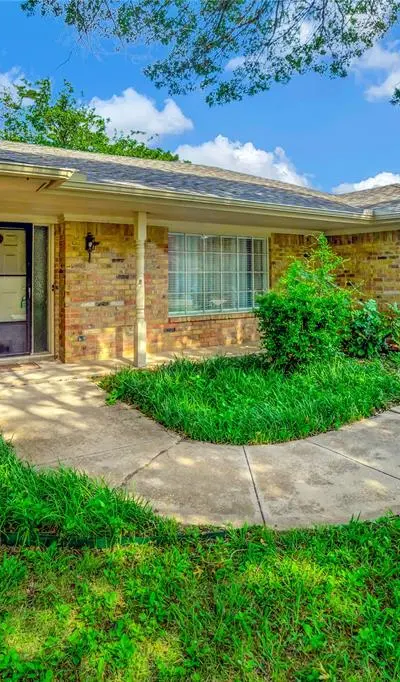 6021 Sycamore Creek Road, Edgecliff Village TX 76134