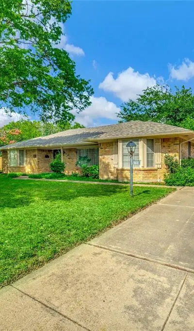 6021 Sycamore Creek Road, Edgecliff Village TX 76134 - Photo 3