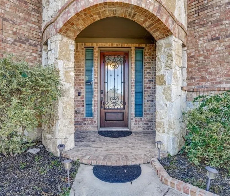 403 Sodbury Court, Roanoke TX 76262