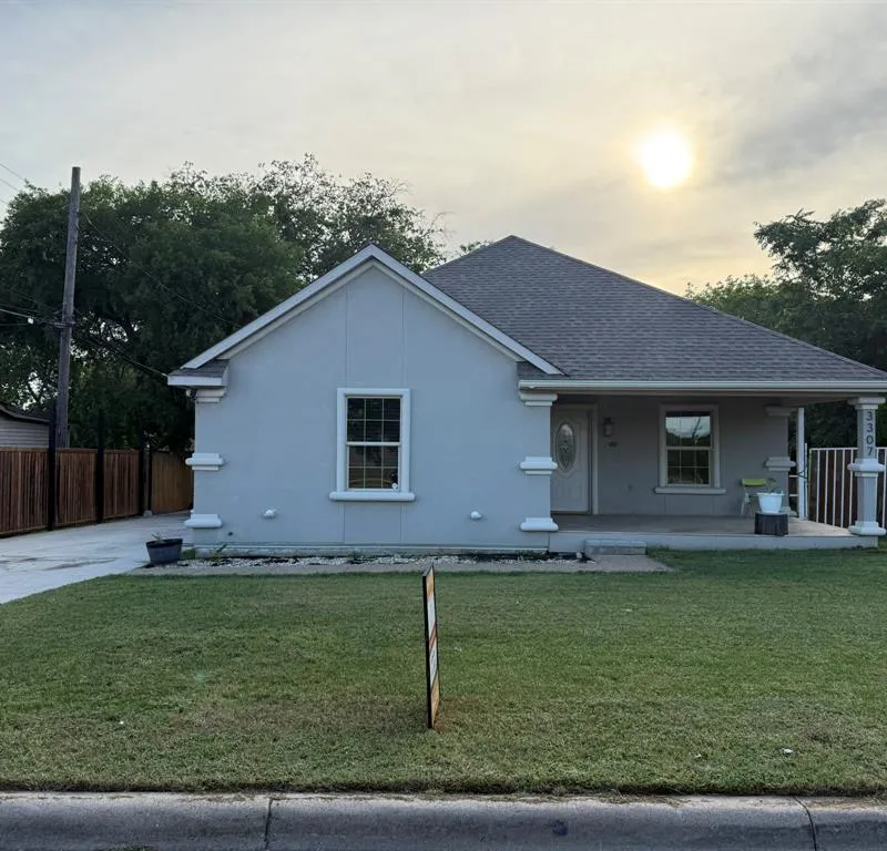 3307 Roberts Cut Off Road, Lake Worth TX 76114