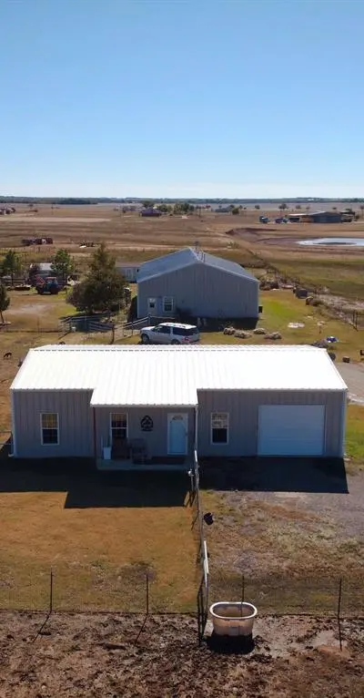 3300 Airport Road, Tioga TX 76271