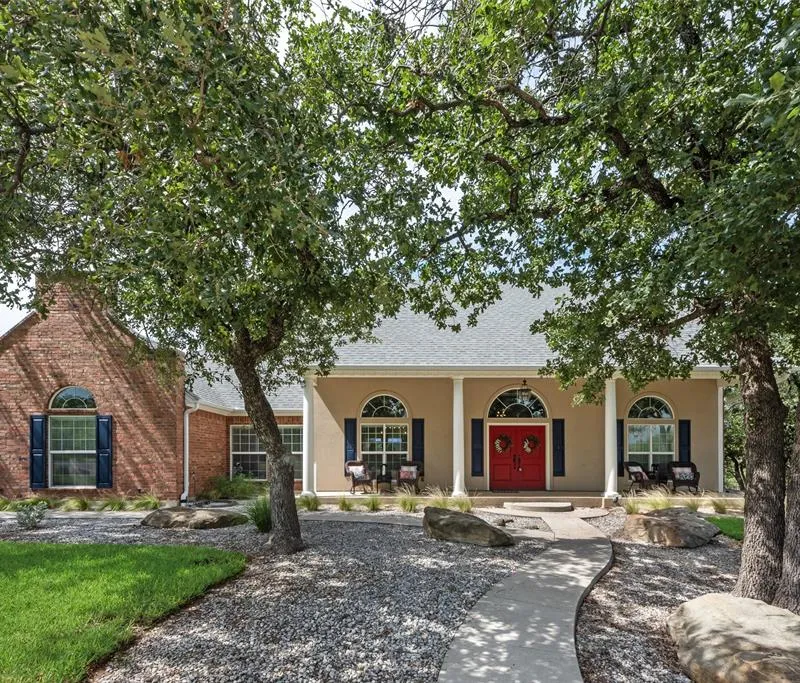 120 Cote D Azur, Chico TX 76431