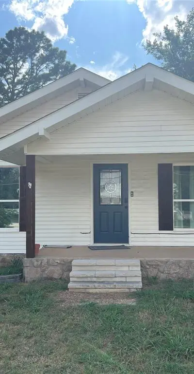 202 S 7th Street, Jacksboro TX 76458