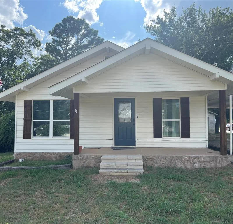 202 S 7th Street, Jacksboro TX 76458
