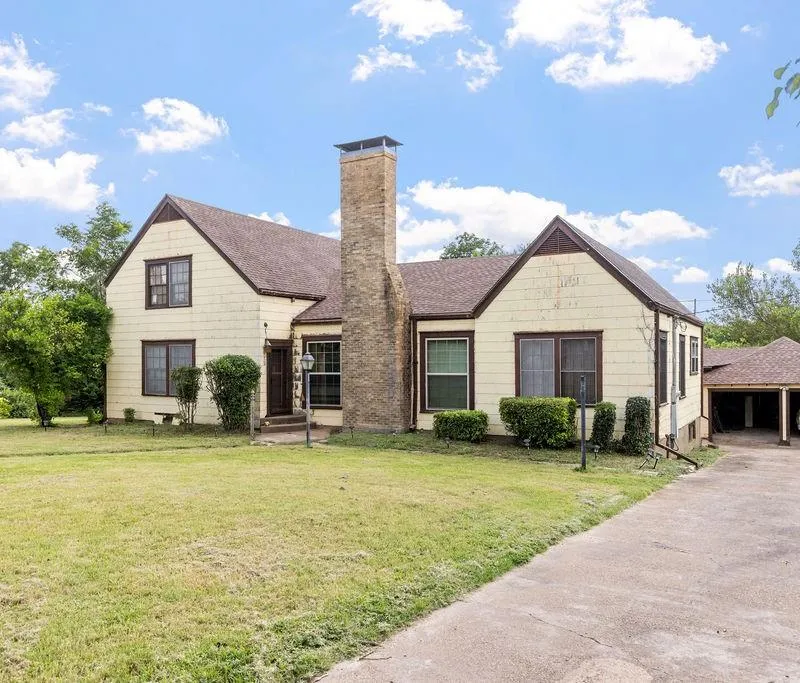 701 5th Street, Honey Grove TX 75446