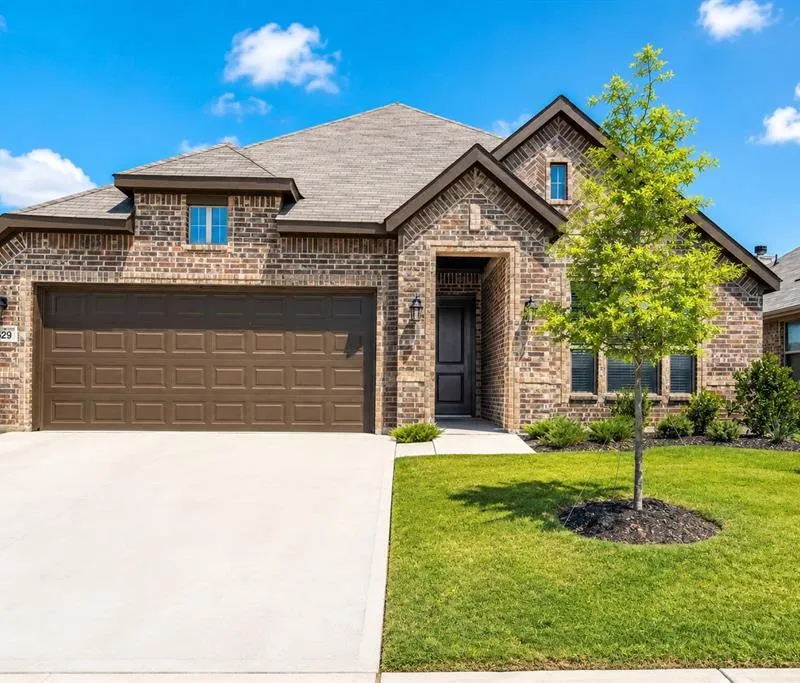 529 Lela Circle, Keene TX 76059