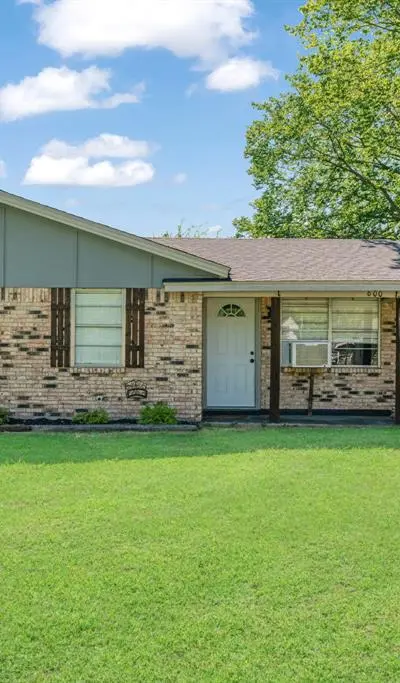 600 Sunset Street, Blossom TX 75416