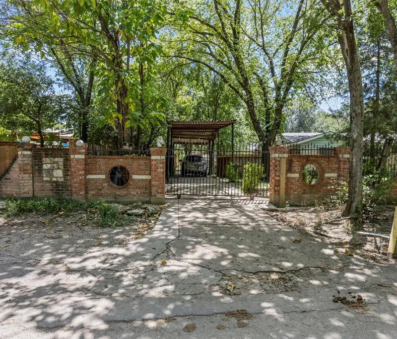 1152 Elva Warren Street, Fort Worth TX 76115