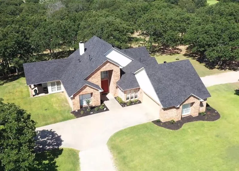 2642 Huddleston, Sunset TX 76270