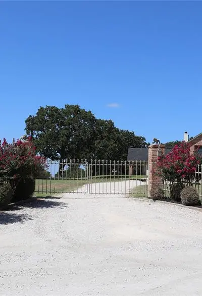 2642 Huddleston, Sunset TX 76270 - Photo 5