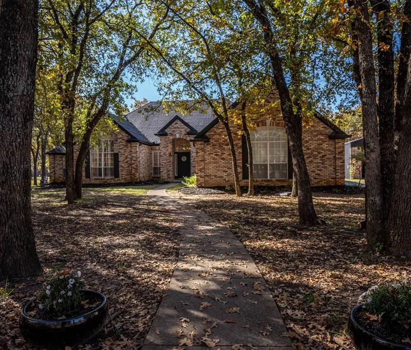 230 River Oaks Drive, Combine TX 75159