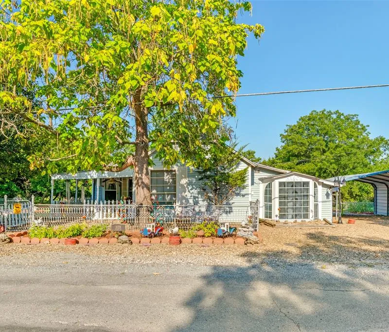 602 N Denison Street, Bells TX 75414