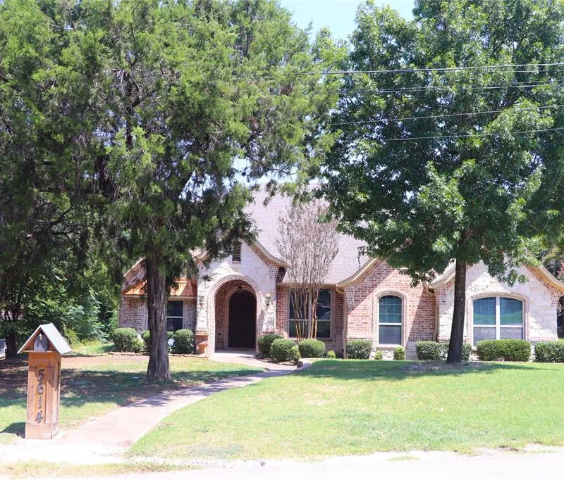 5614 Pleasant Ridge Road, Dallas TX 75236